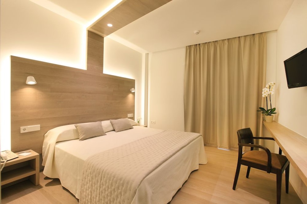 Standard Room, Terrace (3 Adults) photo 3