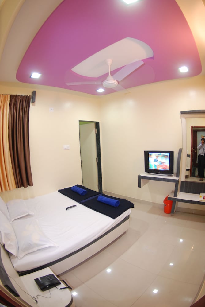 Deluxe Double Room, 1 Double Bed photo 2