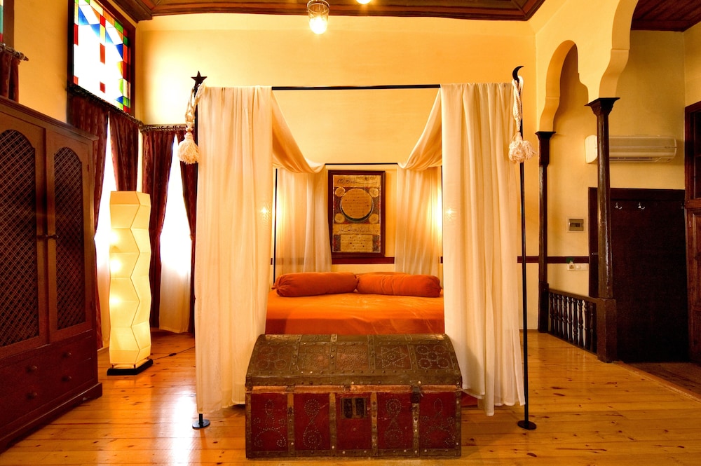 Ottoman Suite (Honeymoon Suite) - Photo 2