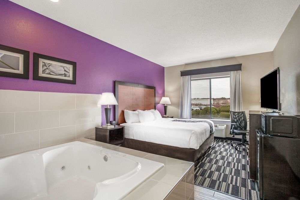 Deluxe Room, 1 King Bed, Non Smoking