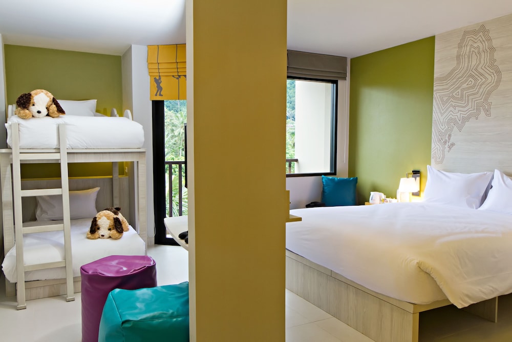 Family Room, Multiple Beds photo 3