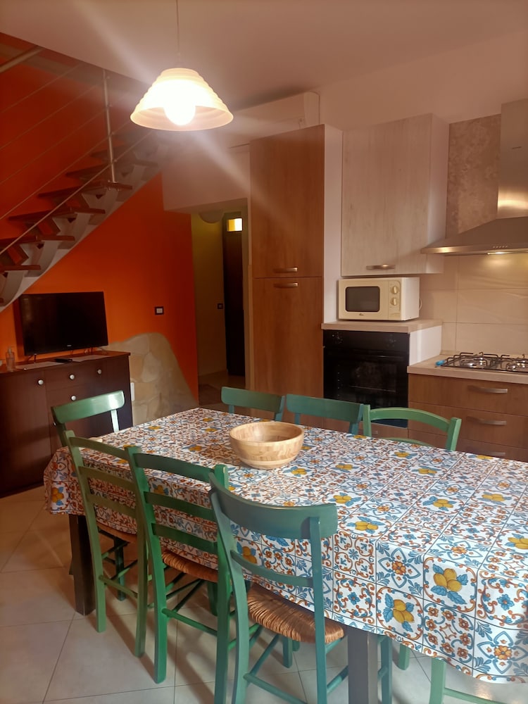 Villa Individuelle à 20m de la Mer pour Séjour et/ou Soins Thermaux Près de Taormina, Photo 13