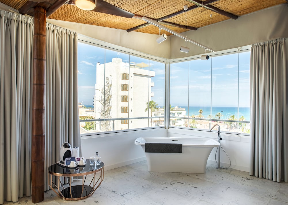 Junior Studio Suite, Sea View - Photo 6