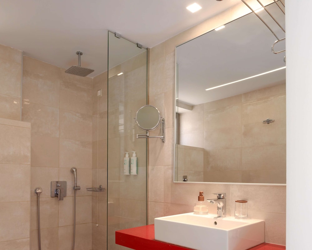 Deluxe Suite, 2 Bedrooms, 2 Bathrooms, Beachside (Grand) - Photo 4