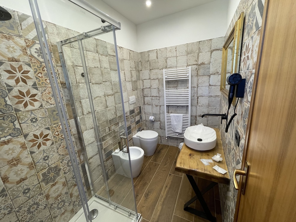 Deluxe Triple Room photo 2