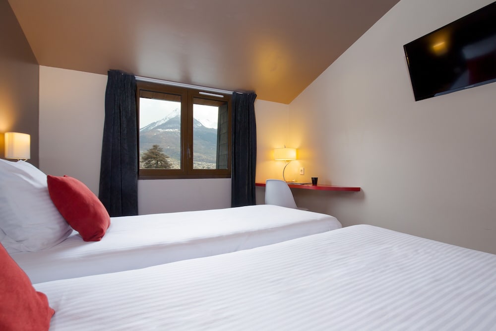 Superior Twin Room, Resort View - Photo 7