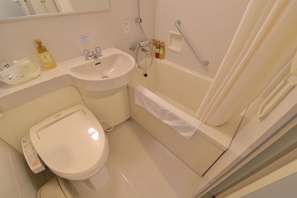 Superior Twin Room with Extra Bed, Non Smoking (6 Occupancies) - Photo 6