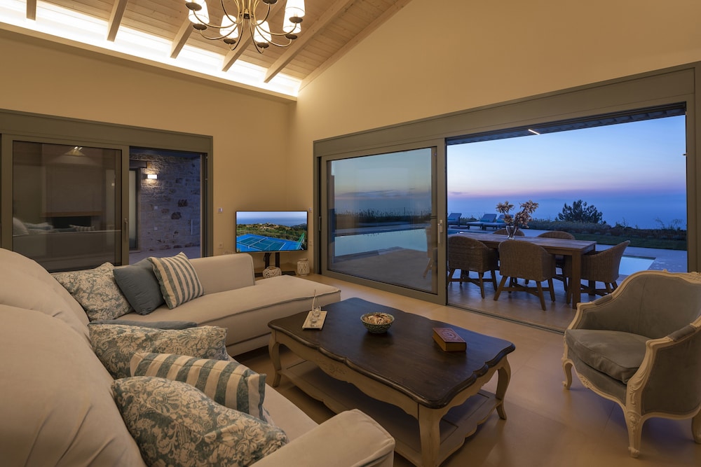 Superior Villa, Pool Access
