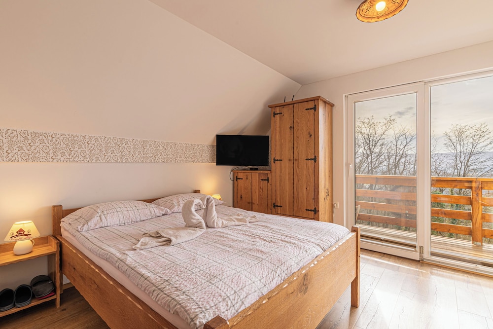 Family Studio, Mountain View (Vineyard Cottage Rataj 2 Wellness) photo 1