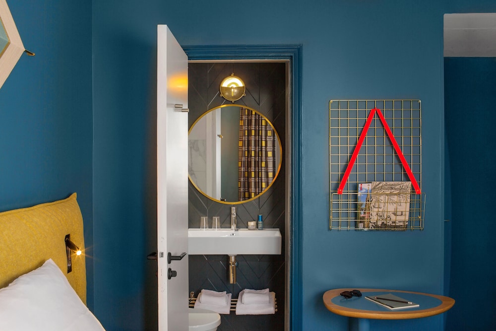 Two Adjacent Rooms thumbnail 5