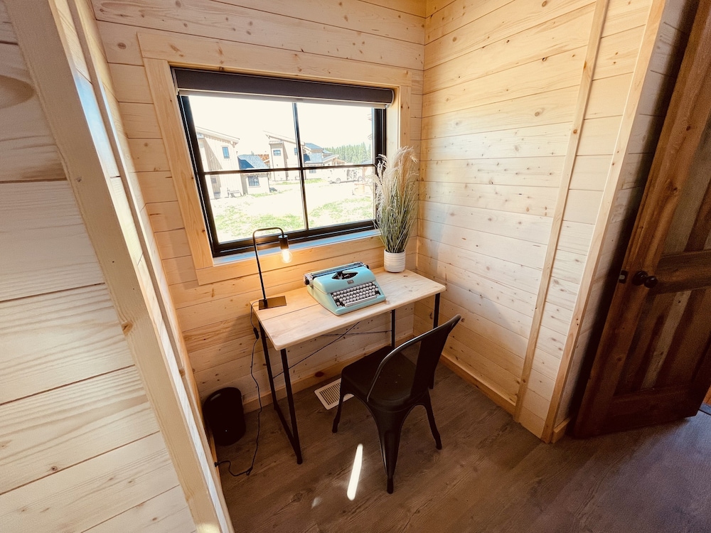 Luxury Cabin, 2 Queen Beds, Valley View photo 2