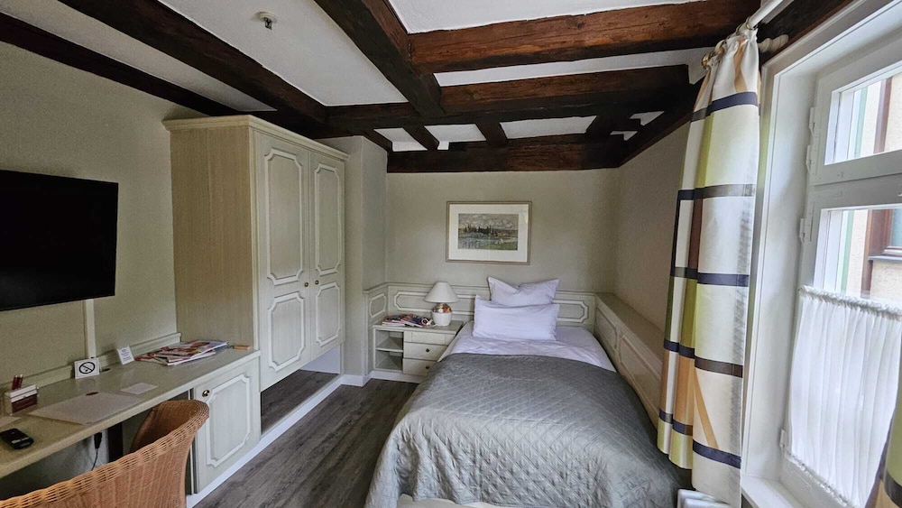 Comfort Single Room, City View photo 2