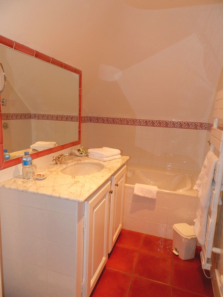 Standard Double or Twin Room photo 2