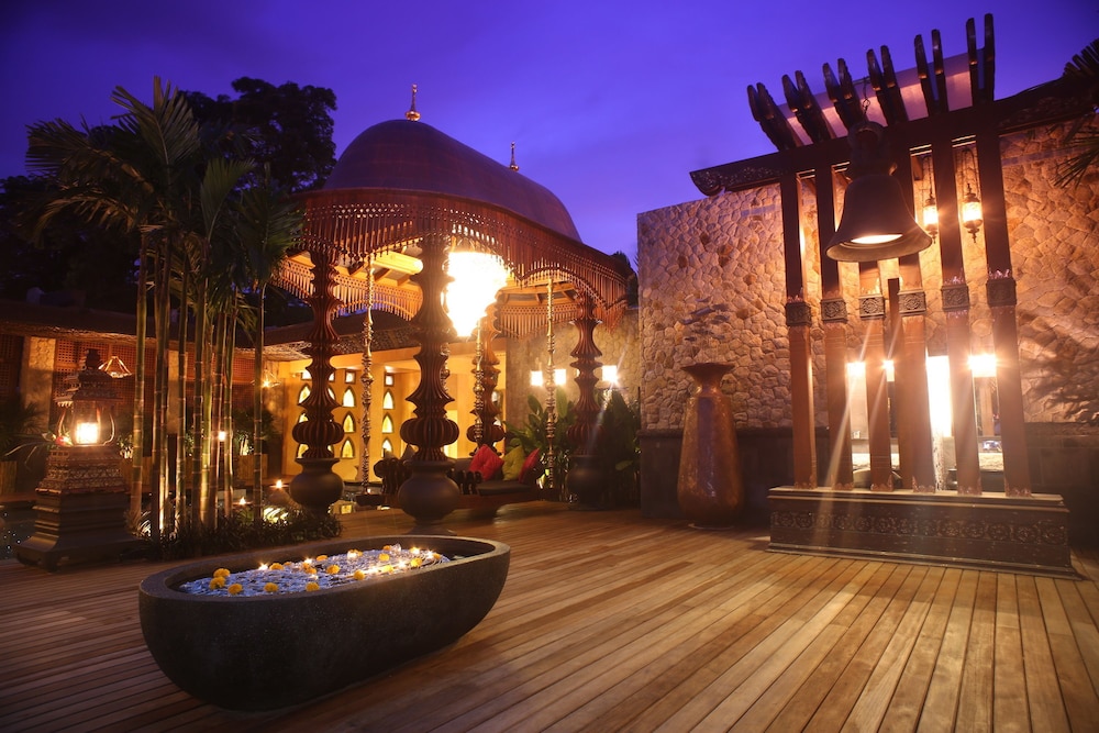 Cabana Suite Pool Access - Photo 29