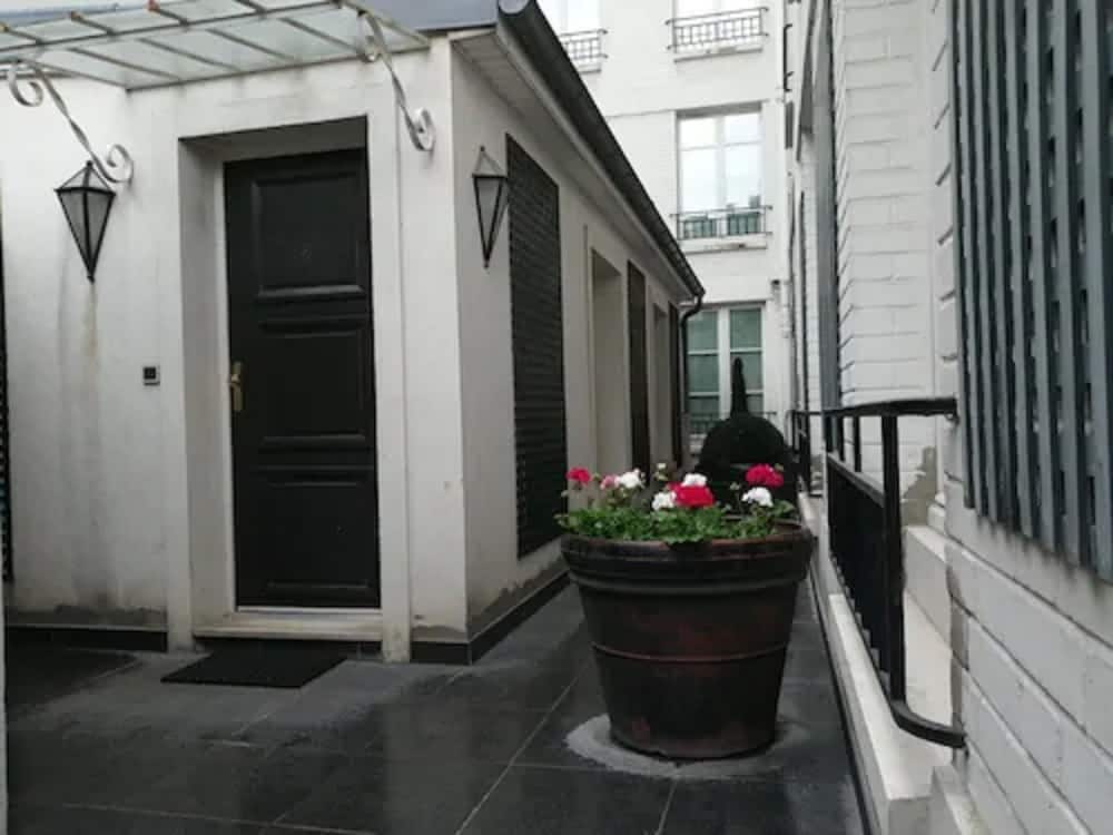 Executive Room - Photo 5