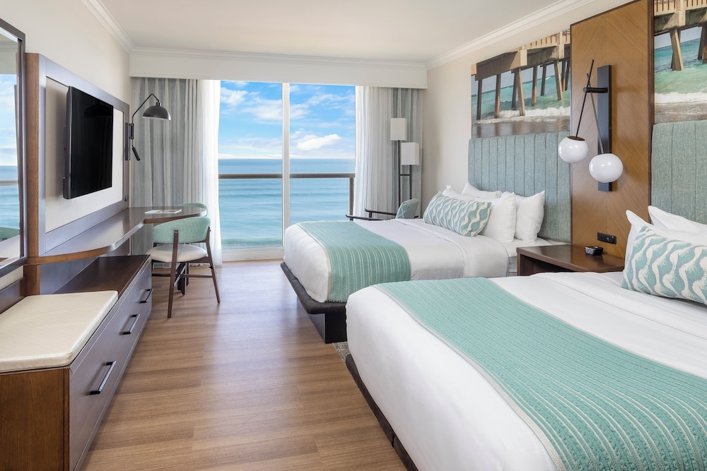 Room, 2 Queen Beds, Oceanfront photo 1