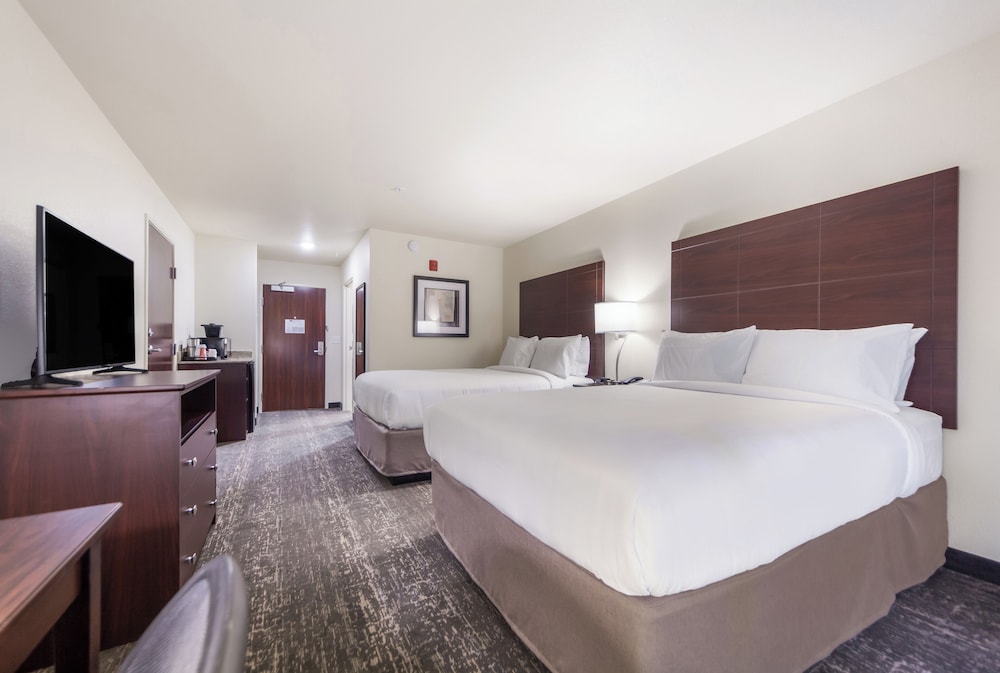 Room, 2 Queen Beds, Non Smoking (Audible/Visual) - Photo 2