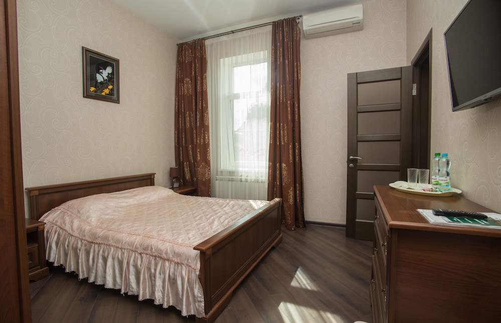 Budget Double Room photo 1