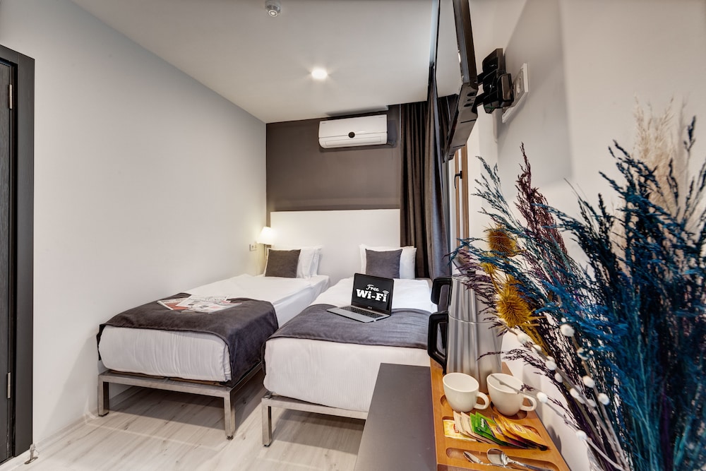 Economy Double or Twin Room photo 2