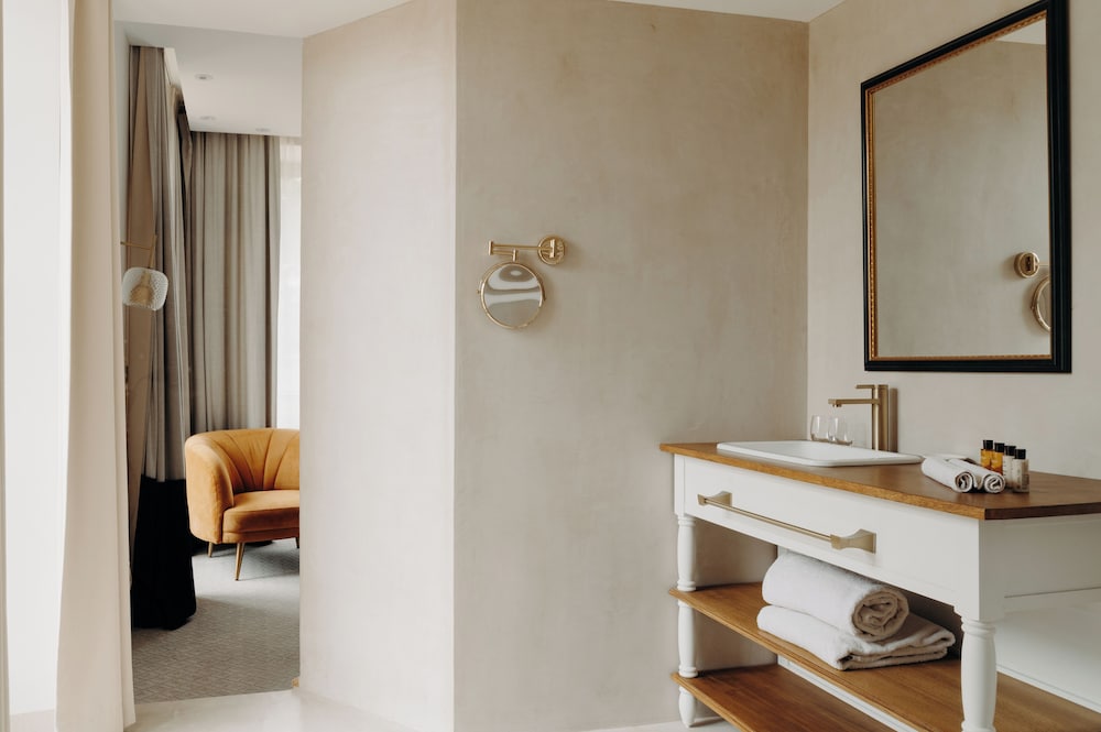 Deluxe Double Room, Terrace - Photo 4