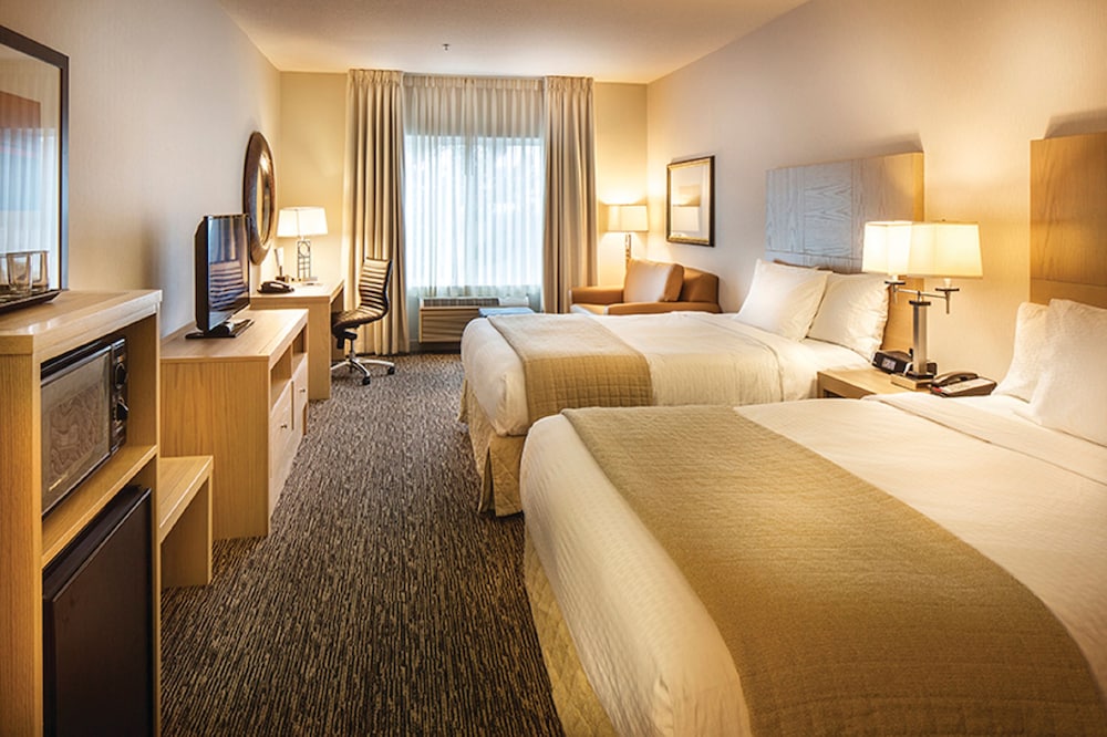 Room, 2 Queen Beds, Accessible (Mobility & Hearing, Roll-In Shower) - Photo 3
