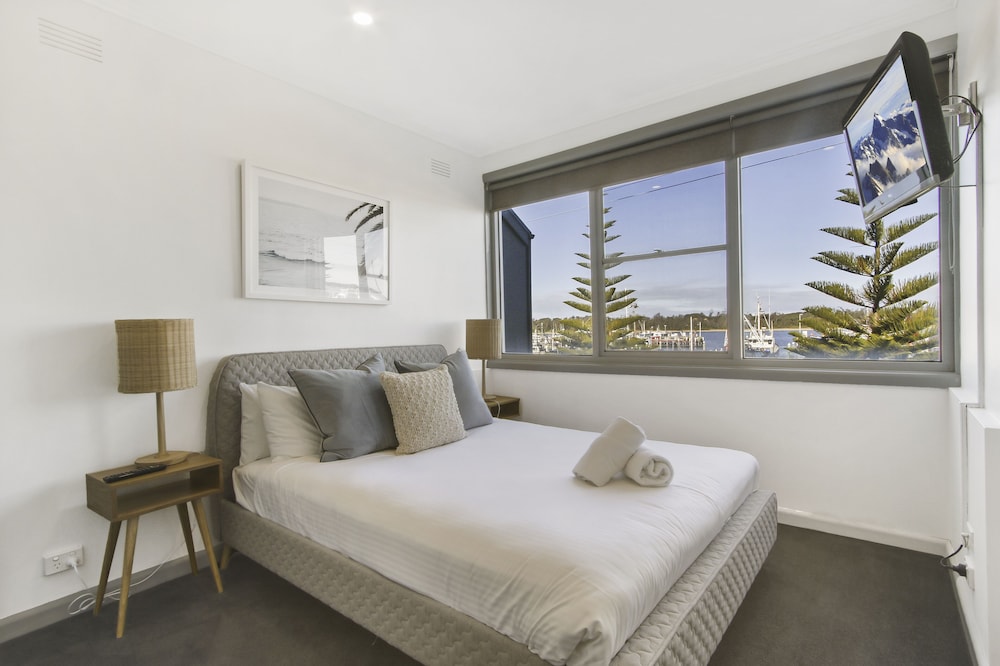 Three Bedroom Apartment - Waterview photo 2