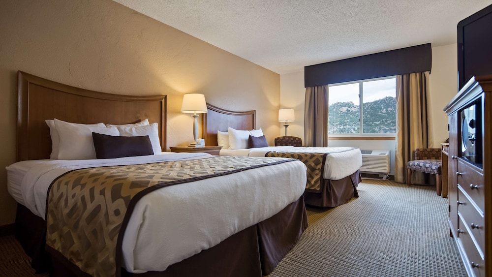 Executive Room, 2 Queen Beds, Non Smoking, Refrigerator & Microwave photo 2