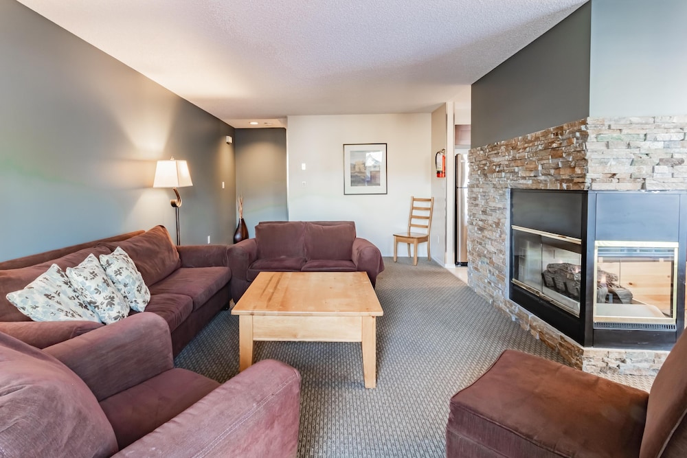 Condo, Multiple Beds, Balcony, Mountain View