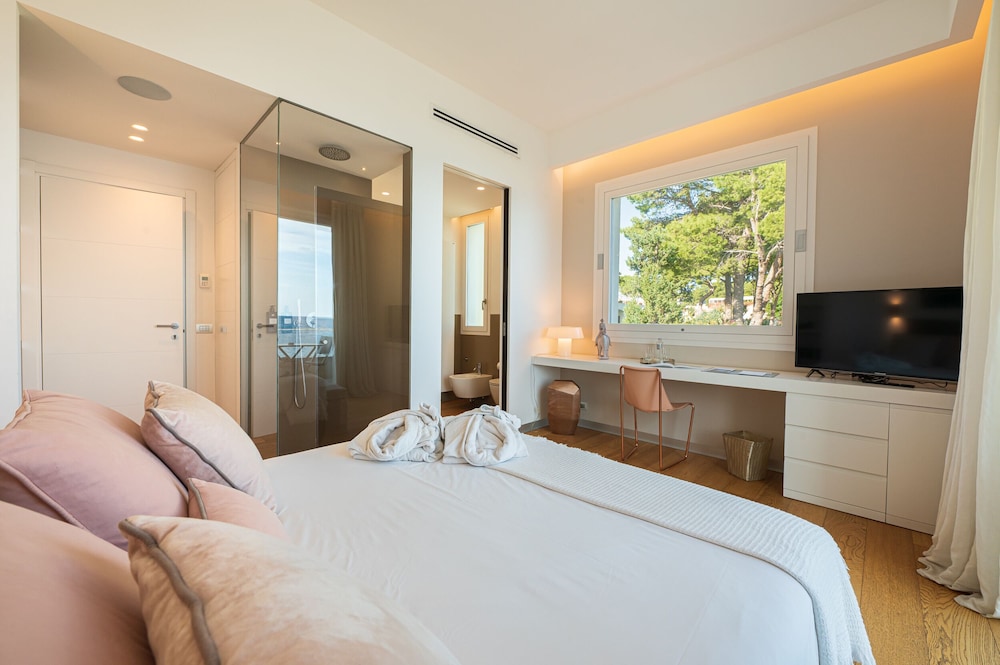 Standard Double Room, Balcony photo 3