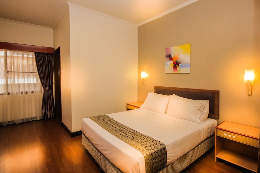 Apartment, 3 Bedrooms - Photo 4