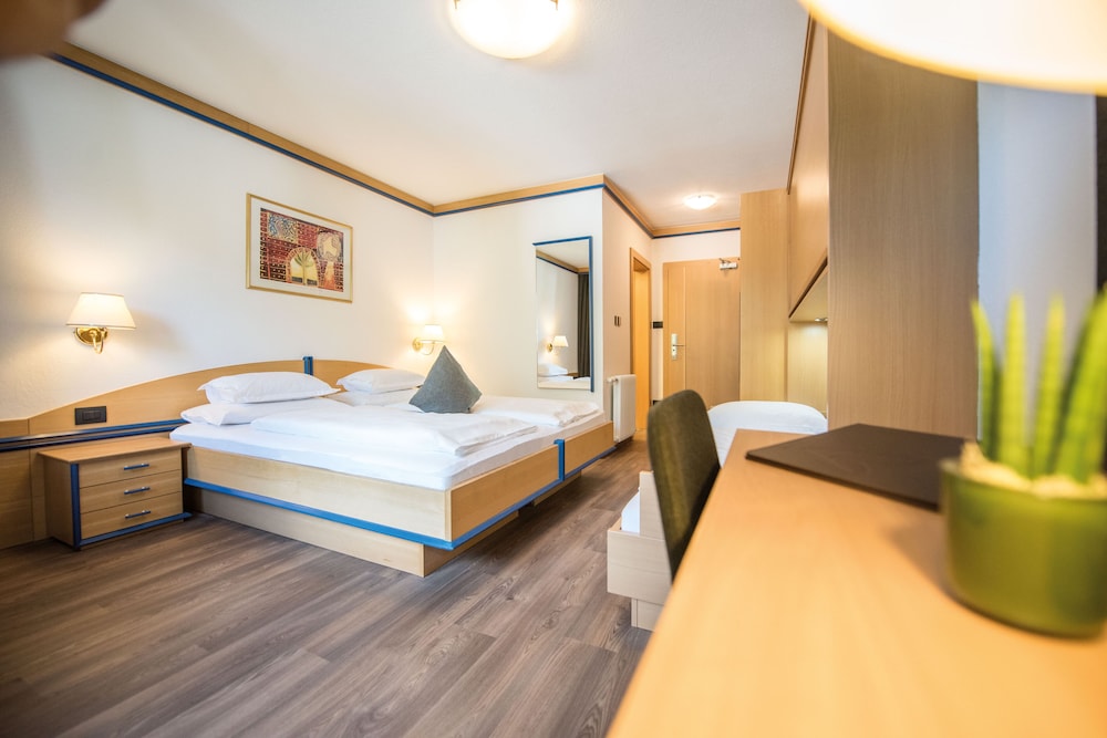 Comfort Double Room, 1 Bedroom, Non Smoking, Mountain View (Castello) photo 2