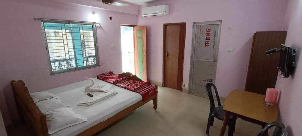 Deluxe Double Room, Multiple Beds photo 3