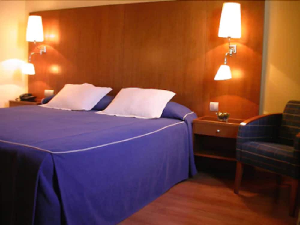 Junior Room - Photo 1