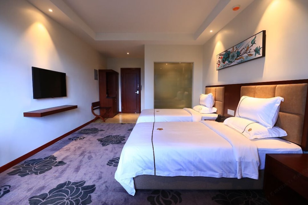 Family Twin Room, 2 Double Beds, Garden View (Extra Bed Available) photo 2