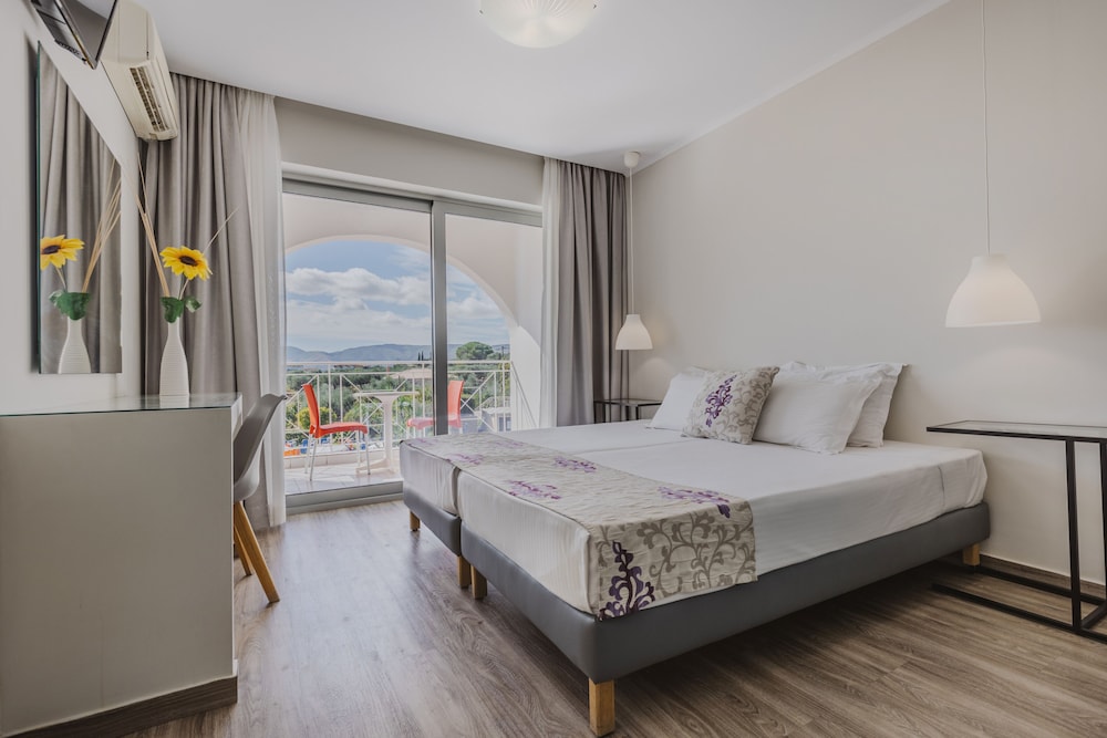 Deluxe Twin Room, 2 Twin Beds, Balcony photo 1