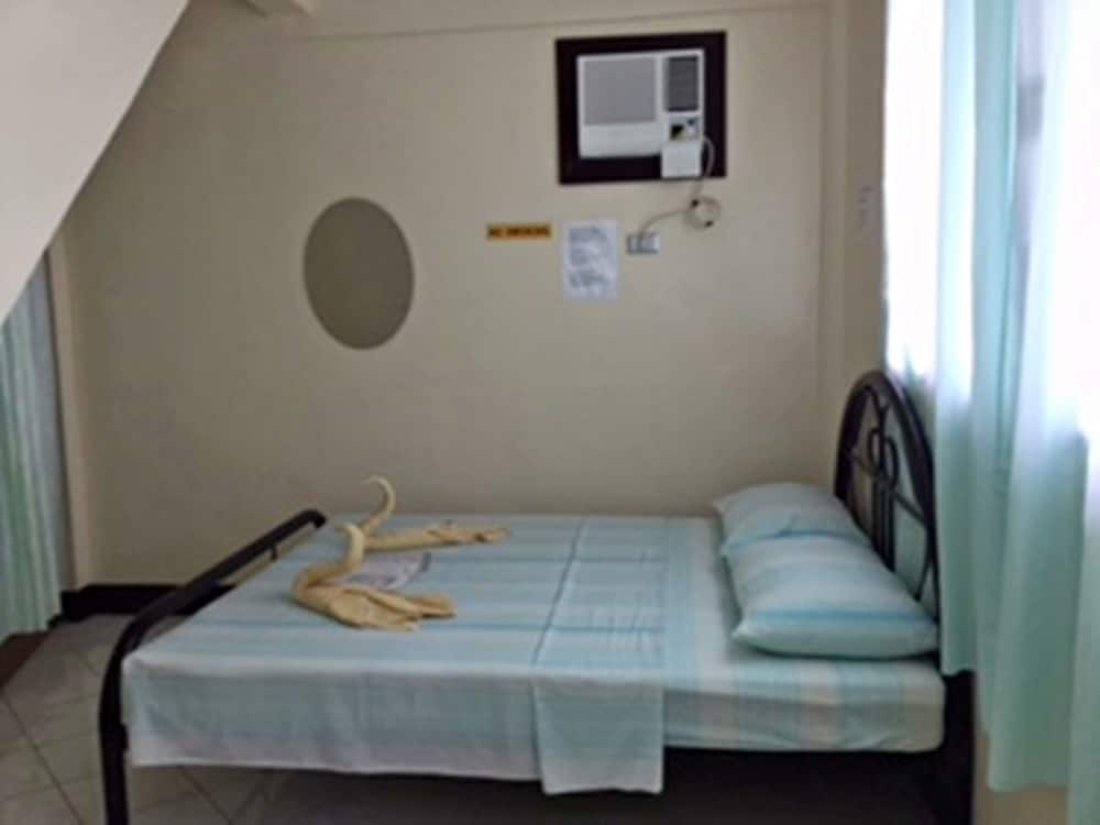 Room 1, Shared Bathroom