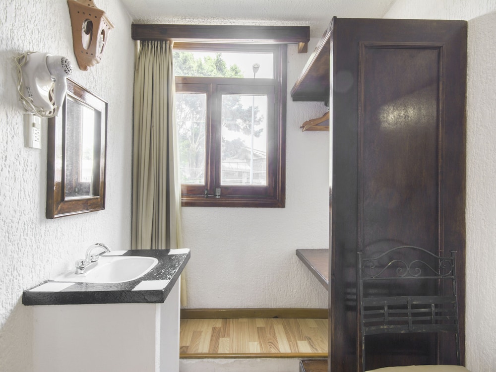 Standard Triple Room - Photo 6