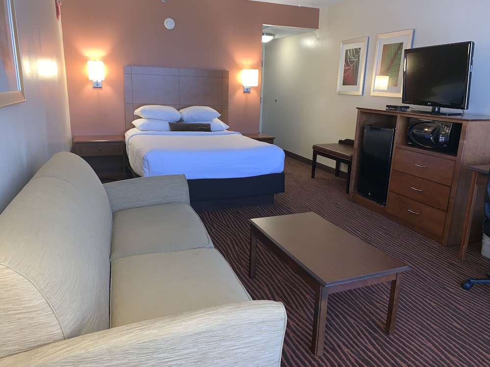 Deluxe Room, 1 Queen Bed, Non Smoking - Photo 2