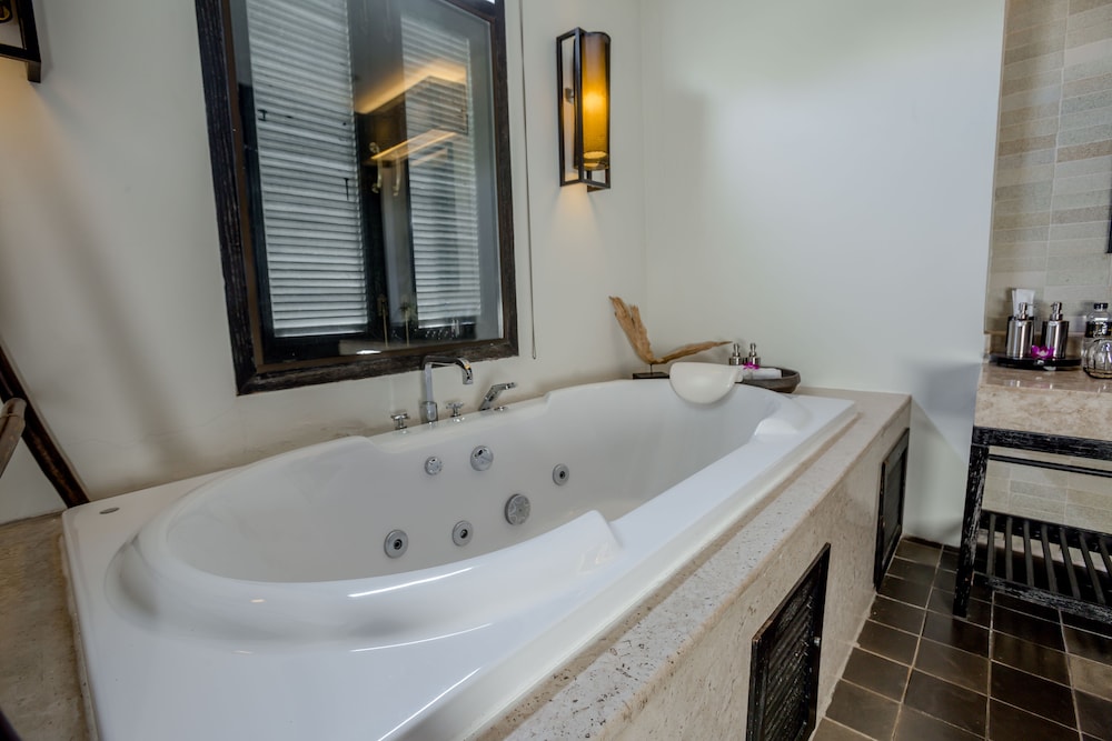 Suite, City View (Elephant) - Photo 12