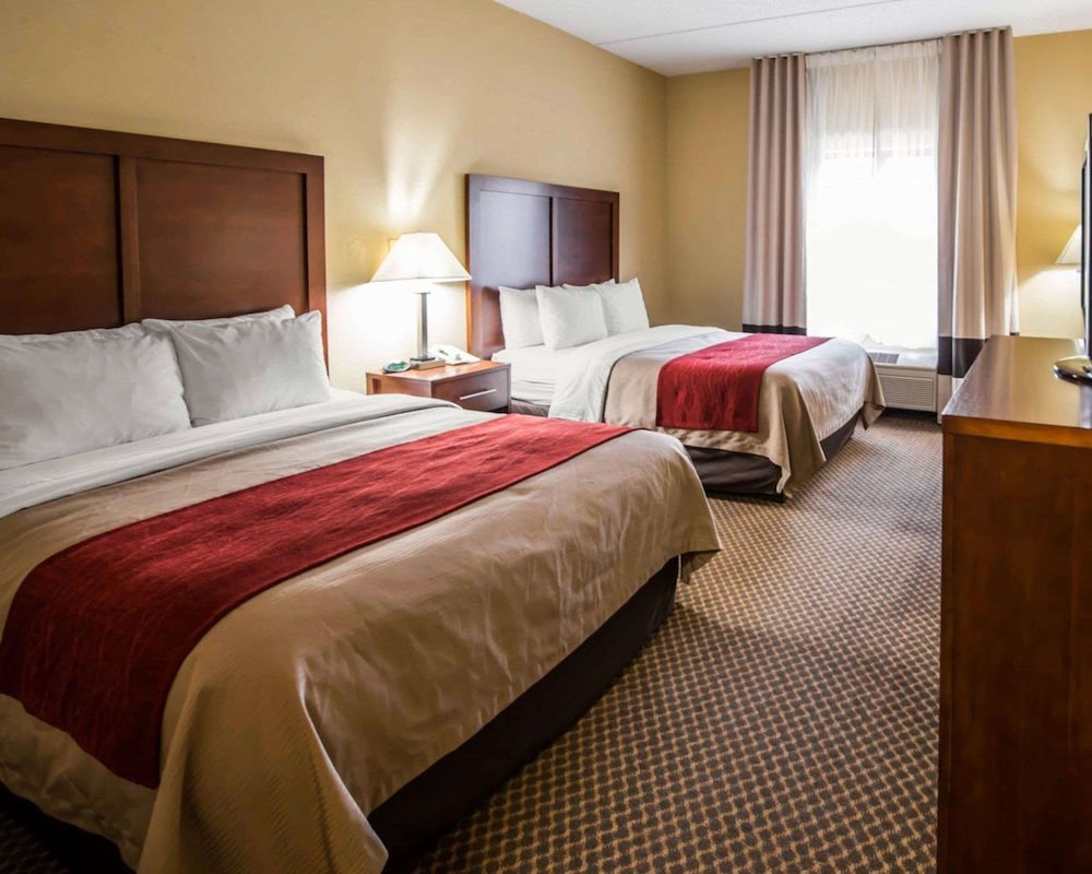 Standard Room, 2 Queen Beds, Non Smoking - Photo 3