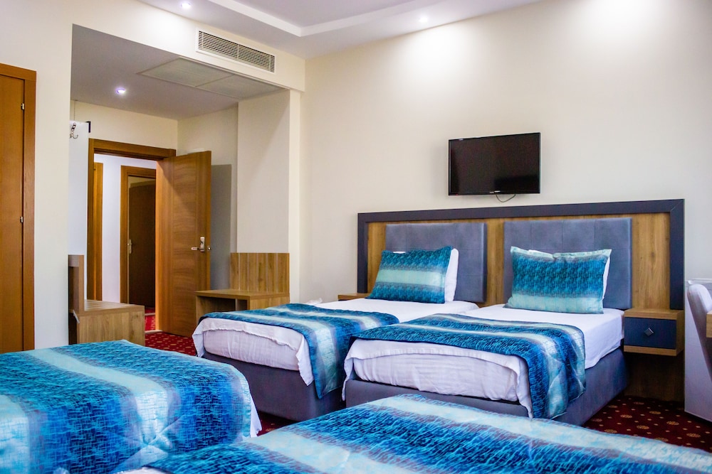 Quadruple Room - Photo 4