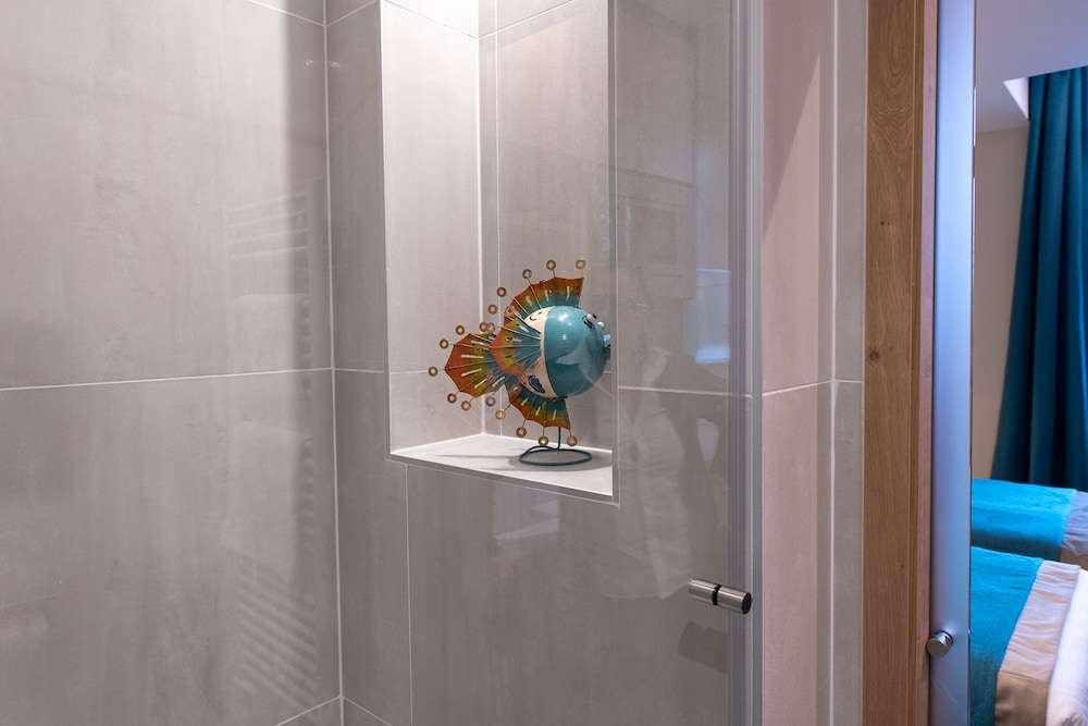 Luxury Double or Twin Room, Private Bathroom (chambre Ange) - Photo 8