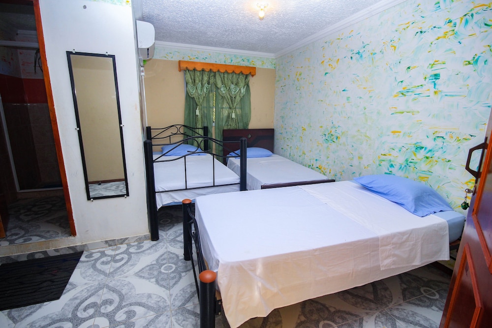 Basic Triple Room photo 1
