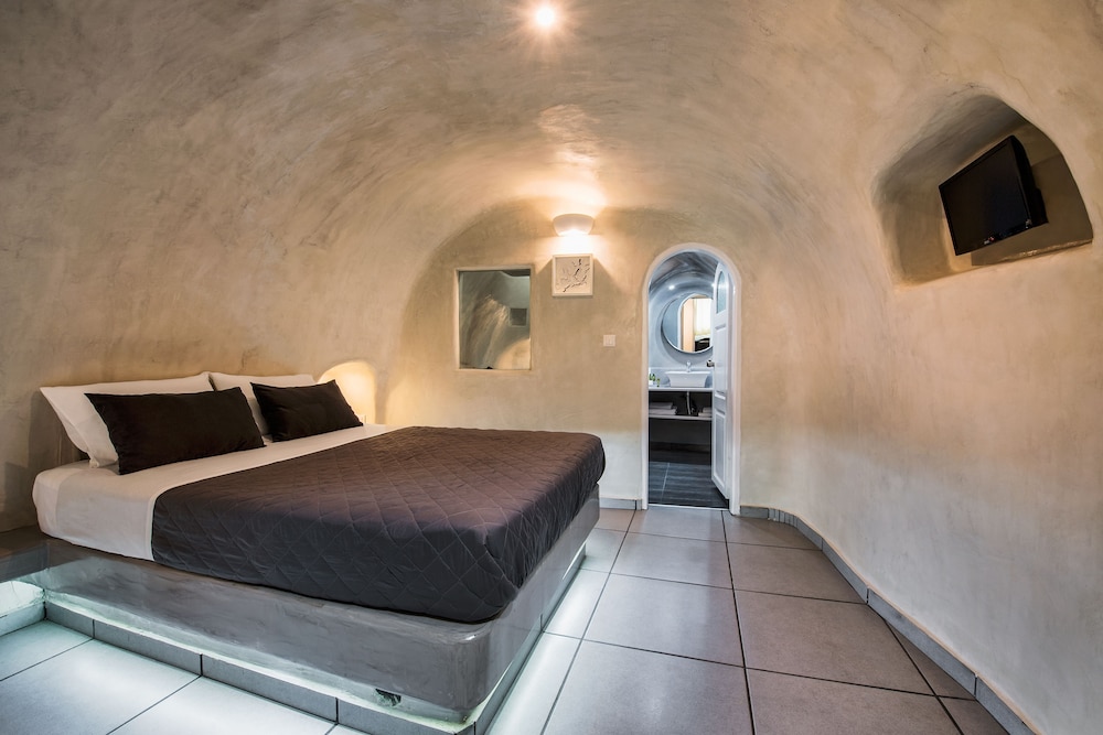 Superior Traditional Cave Double Room