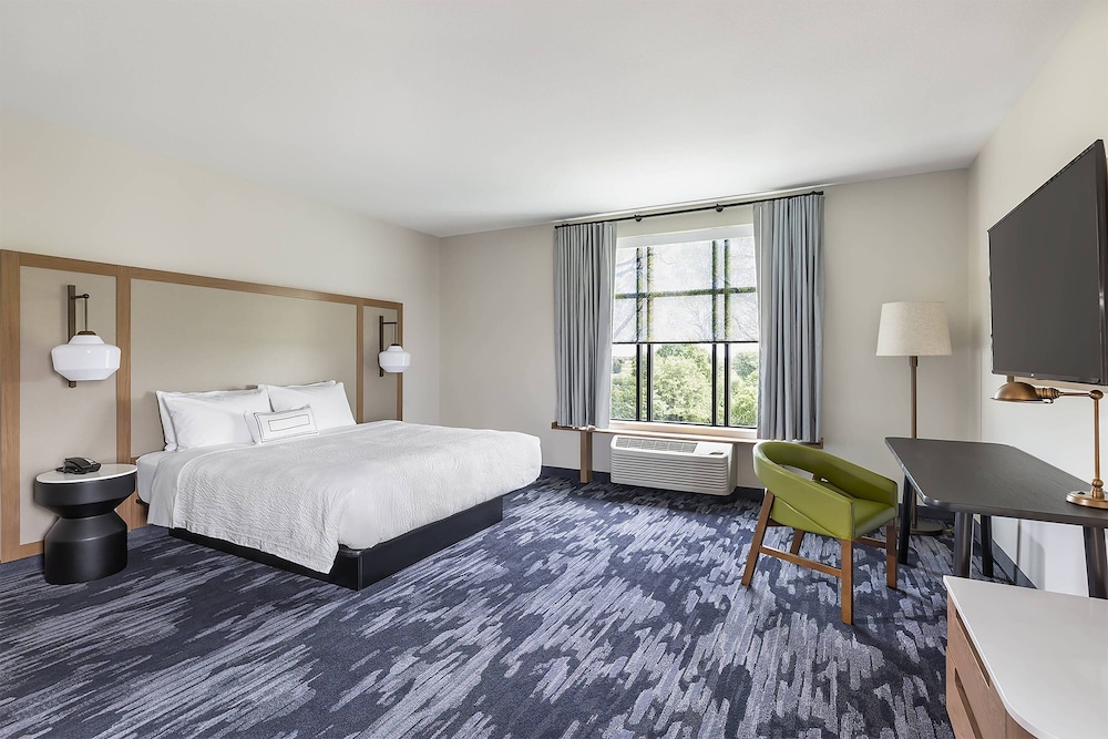 Room, 1 King Bed, City View (Mobility/Hearing Access, Roll-In Shwr)
