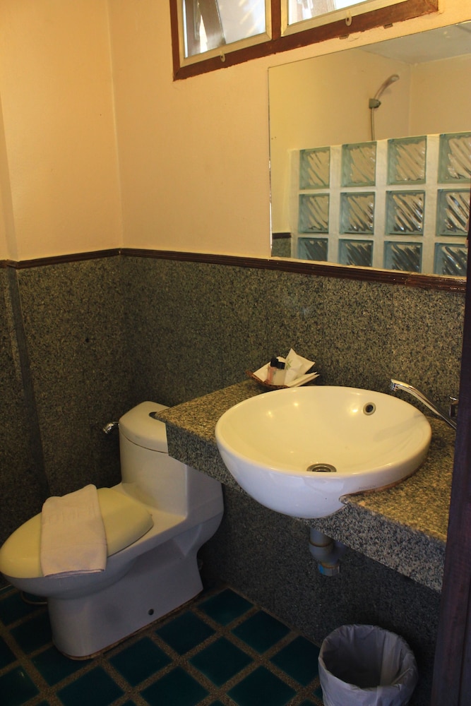 Standard Double Room (Shower) - Photo 11