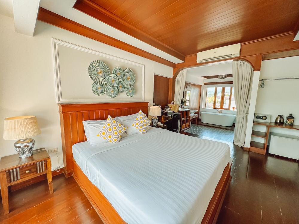 Grand Room, Balcony (Suite) photo 2