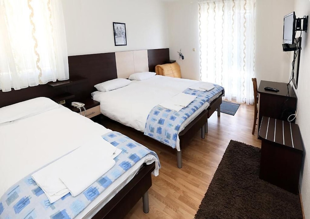 Triple Room, Balcony photo 1