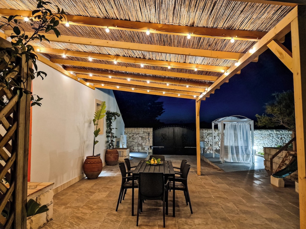Comfort Apartment, Patio, Courtyard View