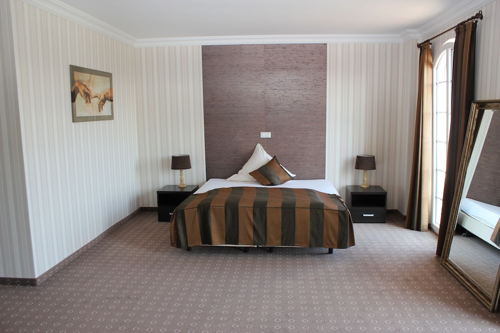 Superior Single Room, Lake View photo 2